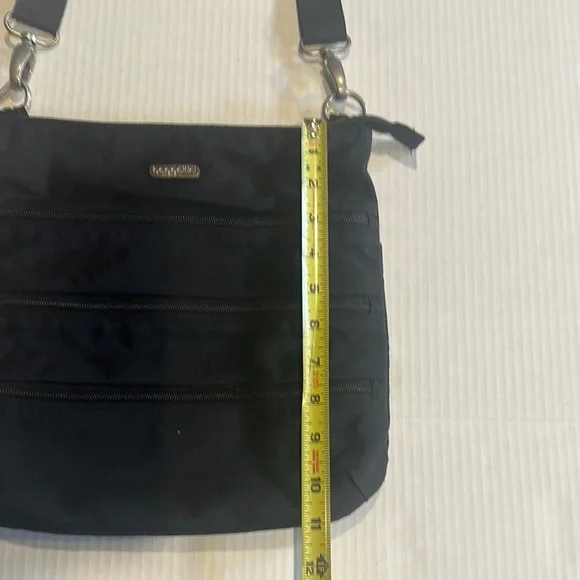 Baggallini Black Crossbody Bag w 4 front zippers back pocket adjustable strap - Picture 4 of 14